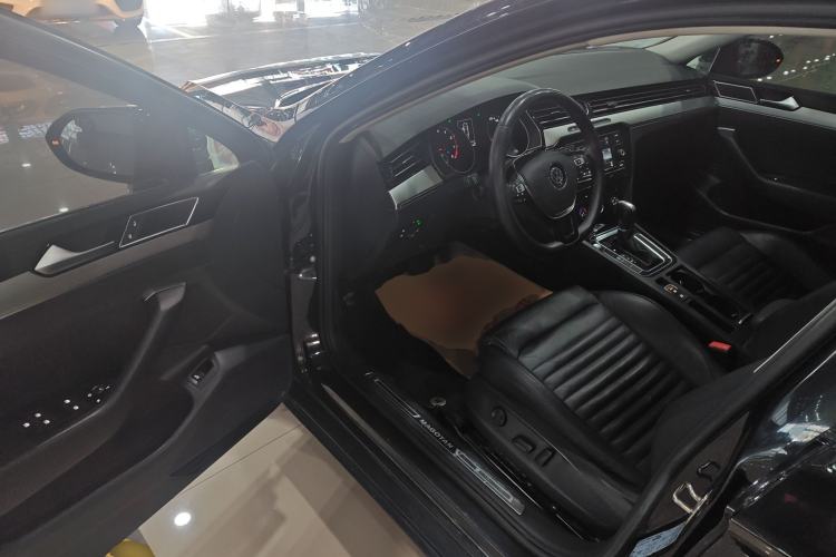 Used Volkswagen Magotan 2019 280TSI DSG Leading Model China VI Standard Driver Seat
