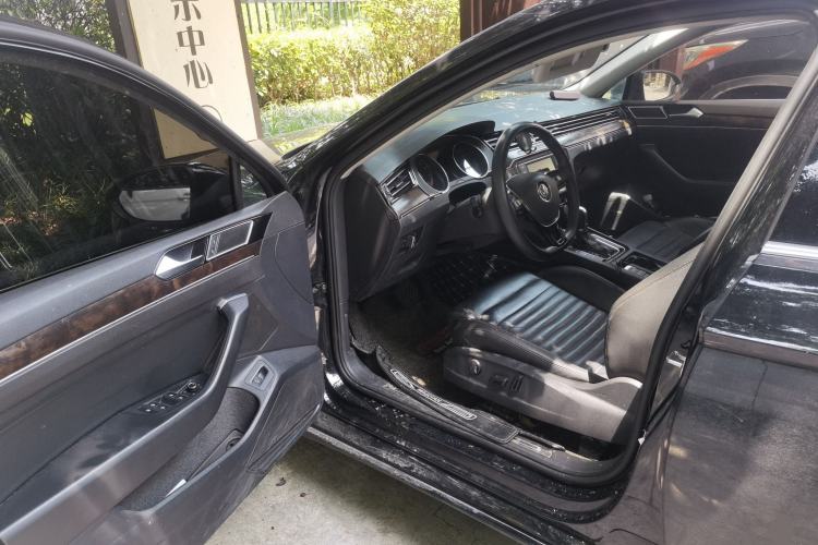 Used Volkswagen Magotan 2019 330TSI DSG Leading Model China VI Standard Driver Seat