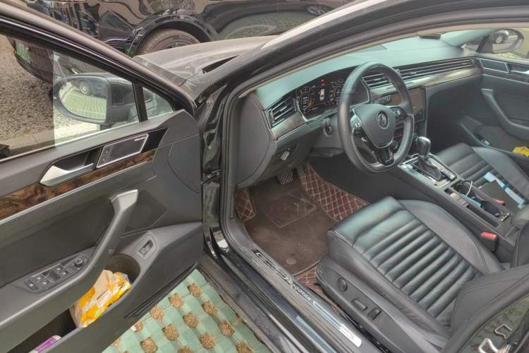 Used Volkswagen Magotan 2019 330TSI DSG Luxury Version China VI Standard Driver Seat