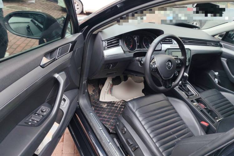 Used Volkswagen Magotan 2019 330TSI DSG Leading Model China VI Standard Driver Seat