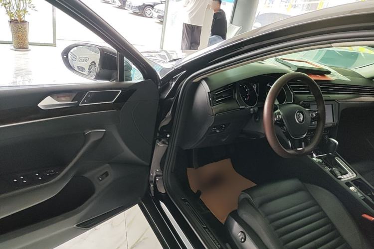 Used Volkswagen Magotan 2019 330TSI DSG Luxury Model China V Standard Driver Seat