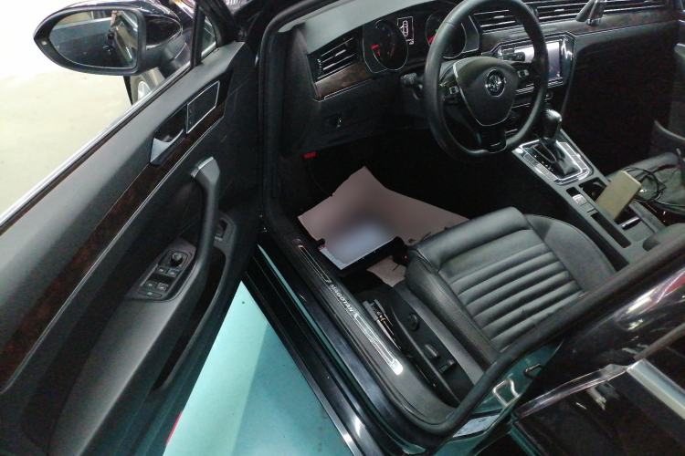 Used Volkswagen Magotan 2019 330TSI DSG Luxury Model China V Standard Driver Seat