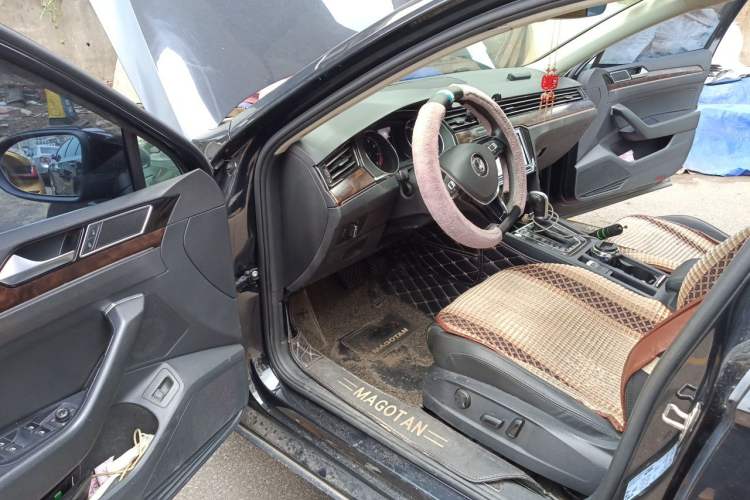 Used Volkswagen Magotan 2019 330TSI DSG Luxury Model China V Standard Driver Seat
