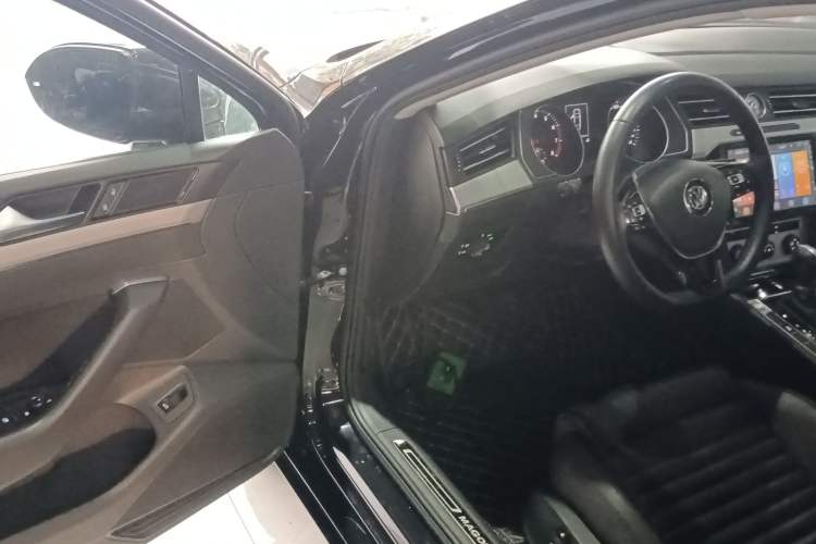 Used Volkswagen Magotan 2019 280TSI DSG Comfort Model China VI Standard Driver Seat
