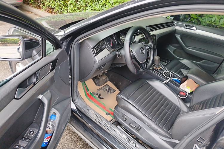 Used Volkswagen Magotan 2019 330TSI DSG Leading Model China VI Standard Driver Seat