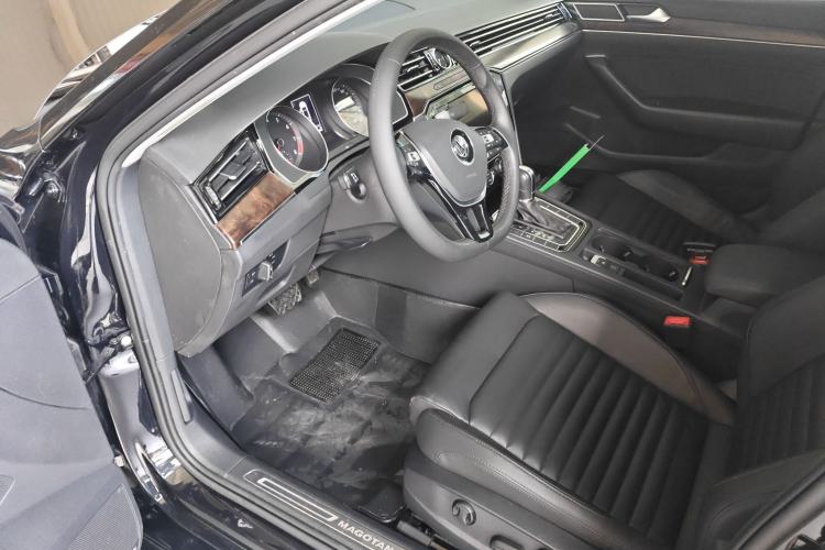 Used Volkswagen Magotan 2019 330TSI DSG Luxury Version China VI Standard Driver Seat