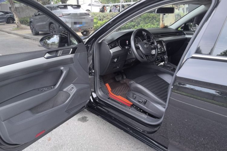 Used Volkswagen Magotan 2019 330TSI DSG Leading Edition China V Standard Driver Seat