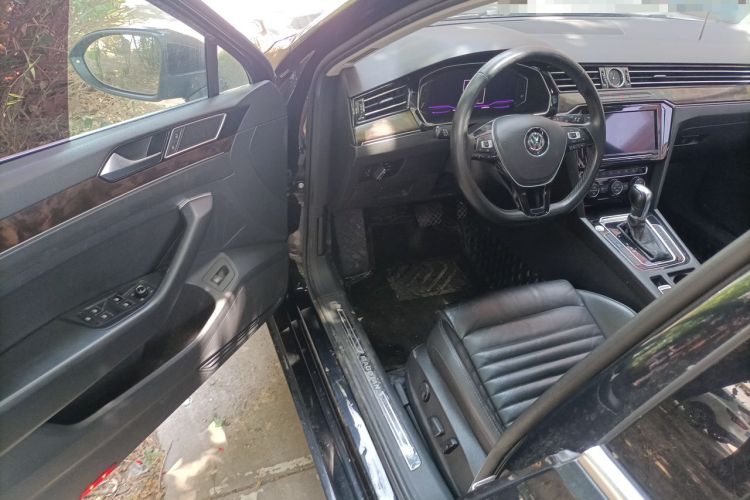 Used Volkswagen Magotan 2019 330TSI DSG Luxury Model China V Standard Driver Seat