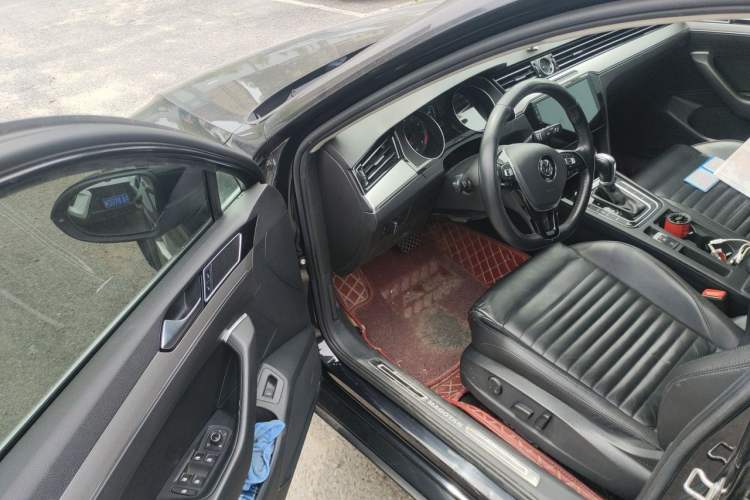 Used Volkswagen Magotan 2019 280TSI DSG Leading Model China V Standard Driver Seat