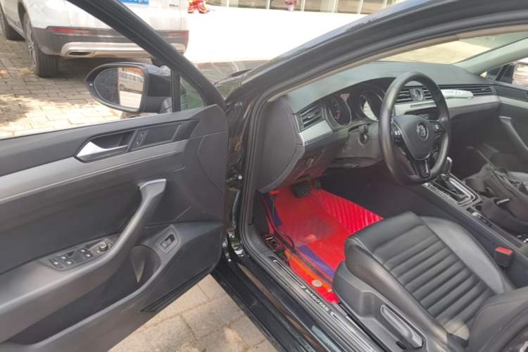 Used Volkswagen Magotan 2019 280TSI DSG Comfort Model China VI Standard Driver Seat