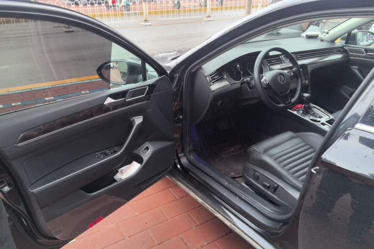Used Volkswagen Magotan 2019 380TSI DSG Luxury Model China V Standard Driver Seat