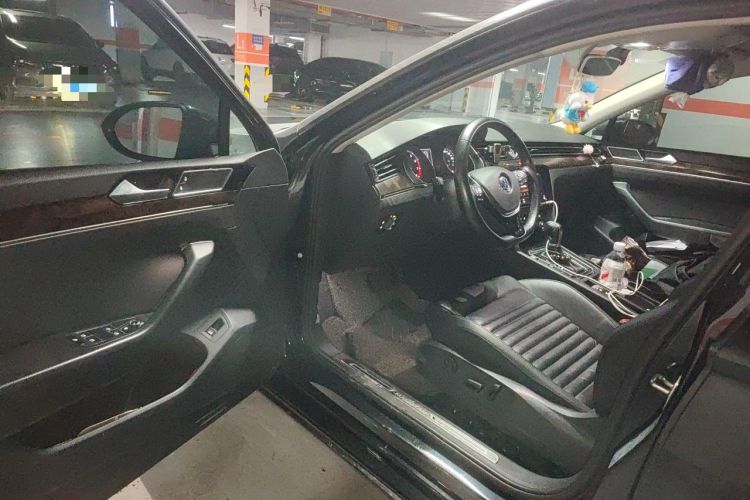 Used Volkswagen Magotan 2019 330TSI DSG Luxury Model China V Standard Driver Seat