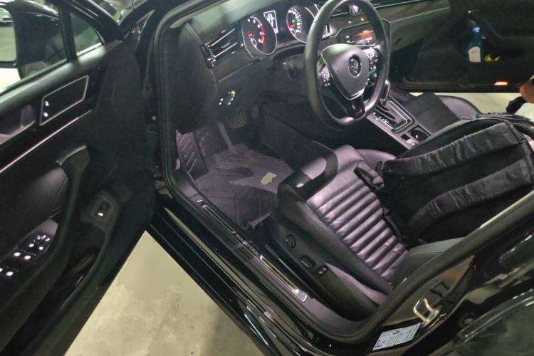 Used Volkswagen Magotan 2019 330TSI DSG Luxury Version China VI Standard Driver Seat
