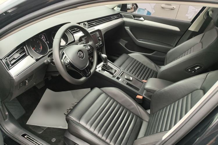 Used Volkswagen Magotan 2019 330TSI DSG Leading Model China VI Standard Driver Seat