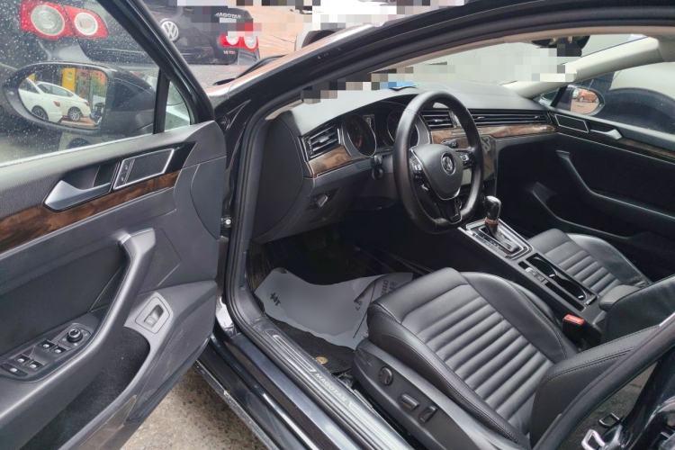 Used Volkswagen Magotan 2019 380TSI DSG Luxury Model China V Standard Driver Seat