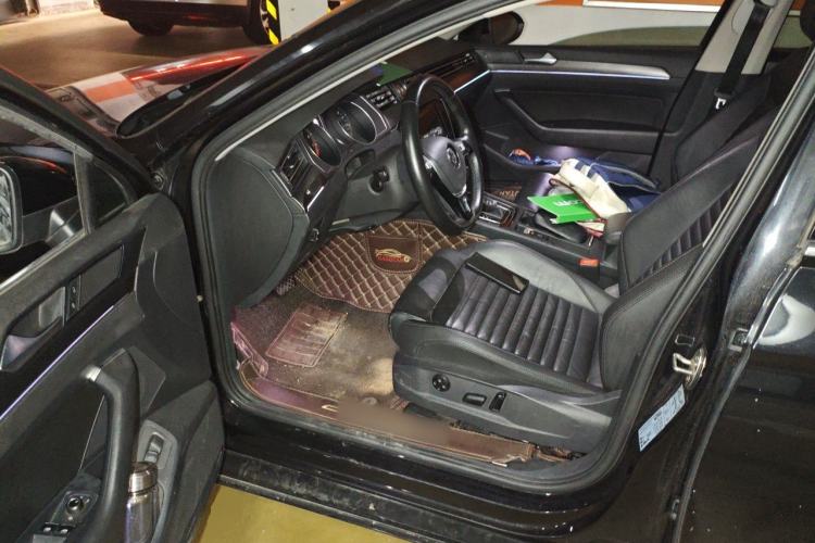 Used Volkswagen Magotan 2019 280TSI DSG Comfort Model China VI Standard Driver Seat