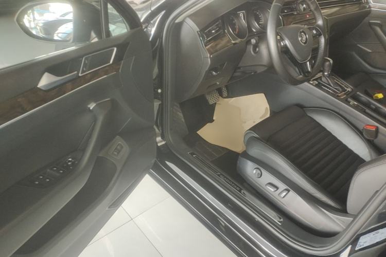 Used Volkswagen Magotan 2019 380TSI DSG Luxury Version China VI Standard Driver Seat