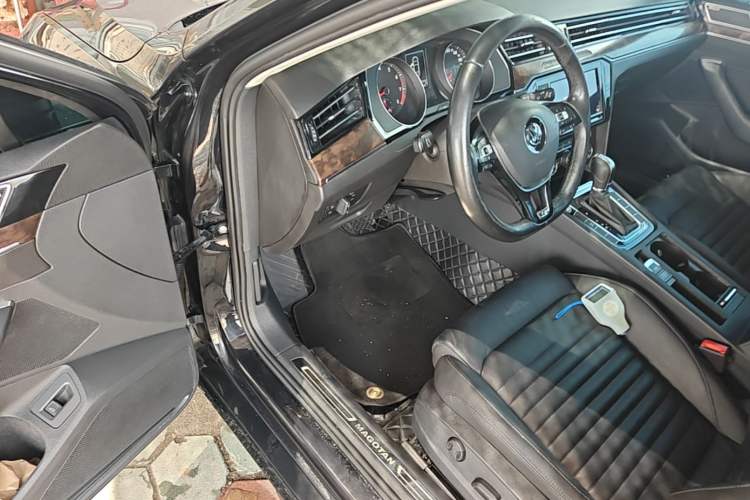 Used Volkswagen Magotan 2019 330TSI DSG Luxury Version China VI Standard Driver Seat