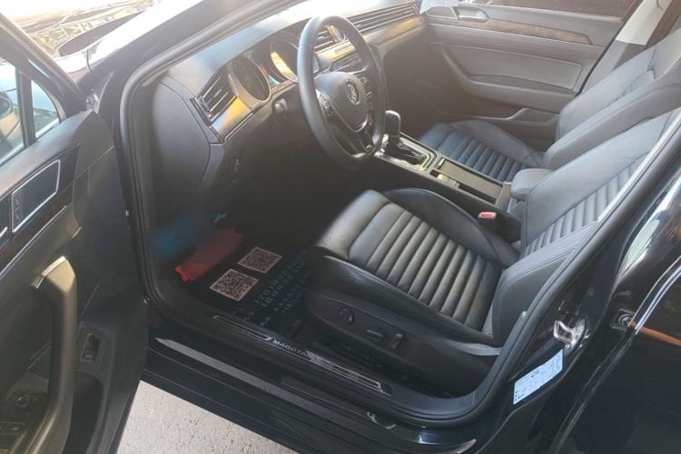 Used Volkswagen Magotan 2019 380TSI DSG Luxury Version China VI Standard Driver Seat