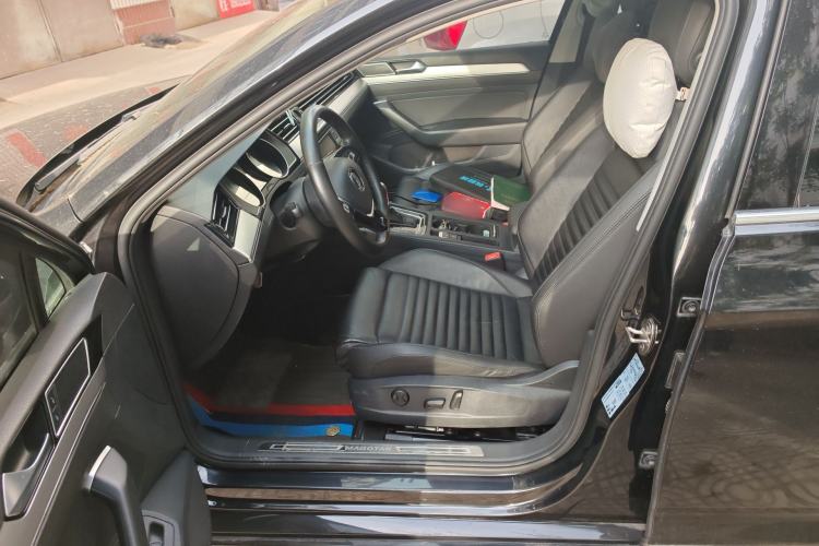 Used Volkswagen Magotan 2019 280TSI DSG Leading Model China V Standard Driver Seat