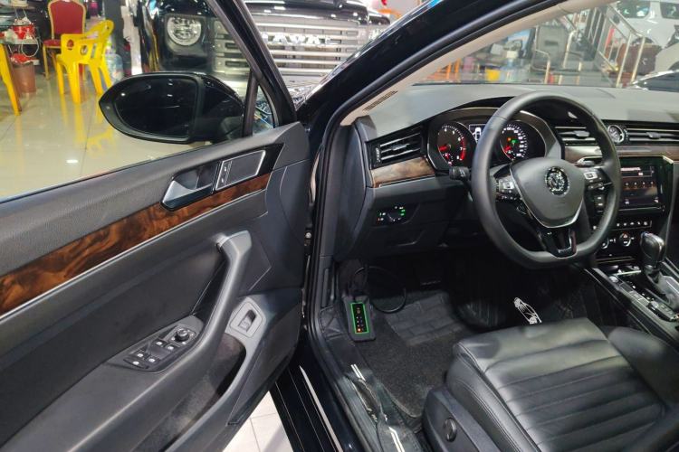 Used Volkswagen Magotan 2019 330TSI DSG Luxury Version China VI Standard Driver Seat