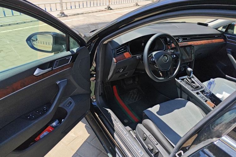 Used Volkswagen Magotan 2019 330TSI DSG Luxury Model China V Standard Driver Seat