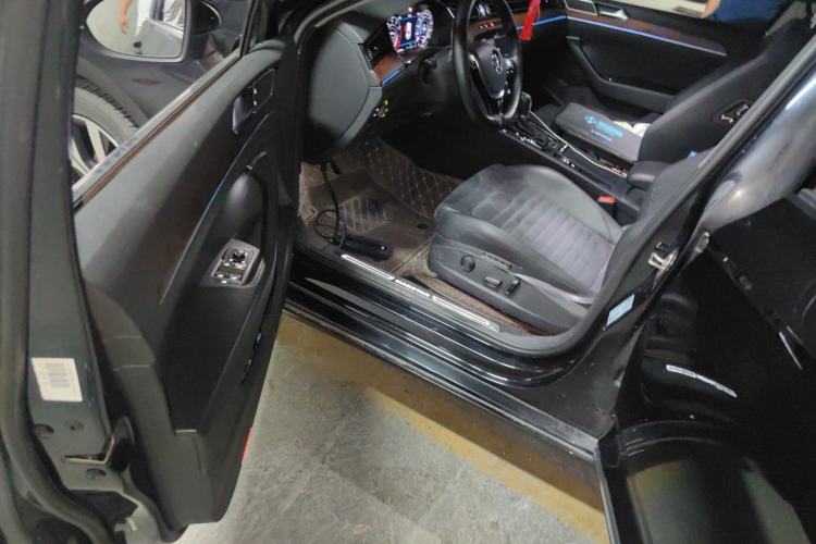 Used Volkswagen Magotan 2019 330TSI DSG Luxury Version China VI Standard Driver Seat
