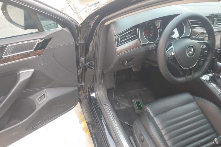 Used Volkswagen Magotan 2019 330TSI DSG Leading Model China VI Standard Driver Seat