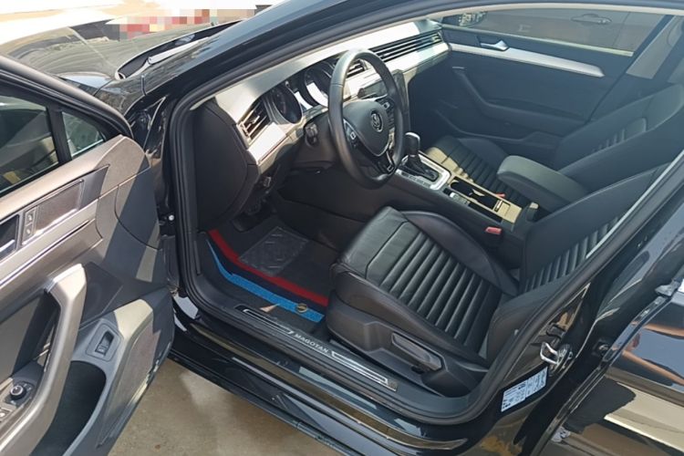 Used Volkswagen Magotan 2019 280TSI DSG Comfort Model China V Standard Driver Seat
