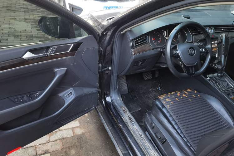 Used Volkswagen Magotan 2019 330TSI DSG Luxury Version China VI Standard Driver Seat