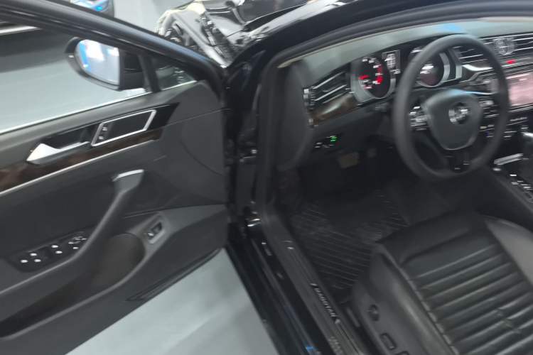Used Volkswagen Magotan 2019 330TSI DSG Luxury Version China VI Standard Driver Seat