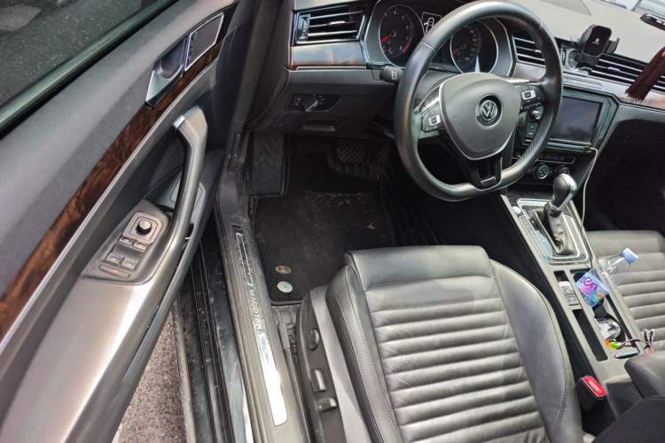 Used Volkswagen Magotan 2019 330TSI DSG Luxury Version China VI Standard Driver Seat