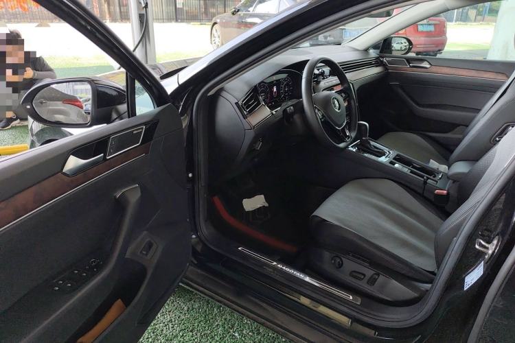 Used Volkswagen Magotan 2019 330TSI DSG Luxury Model China V Standard Driver Seat