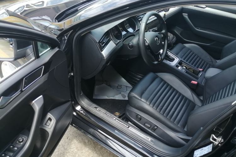 Used Volkswagen Magotan 2019 280TSI DSG Leading Model China VI Standard Driver Seat