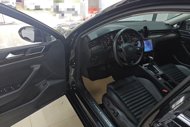 Used Volkswagen Magotan 2019 330TSI DSG Leading Model China VI Standard Driver Seat