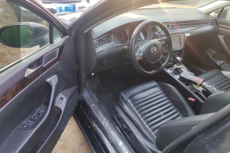 Used Volkswagen Magotan 2019 330TSI DSG Luxury Version China VI Standard Driver Seat
