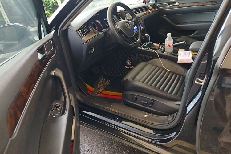 Used Volkswagen Magotan 2019 330TSI DSG Luxury Model China V Standard Driver Seat