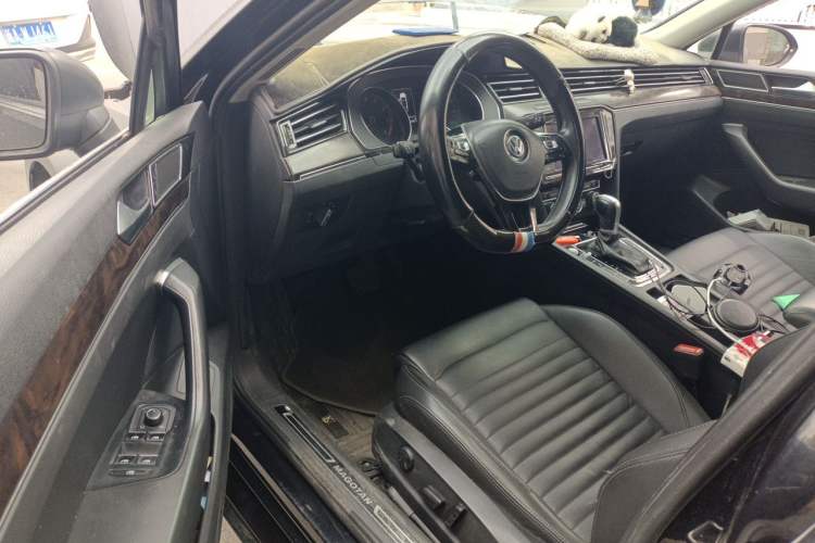 Used Volkswagen Magotan 2019 330TSI DSG Luxury Model China V Standard Driver Seat
