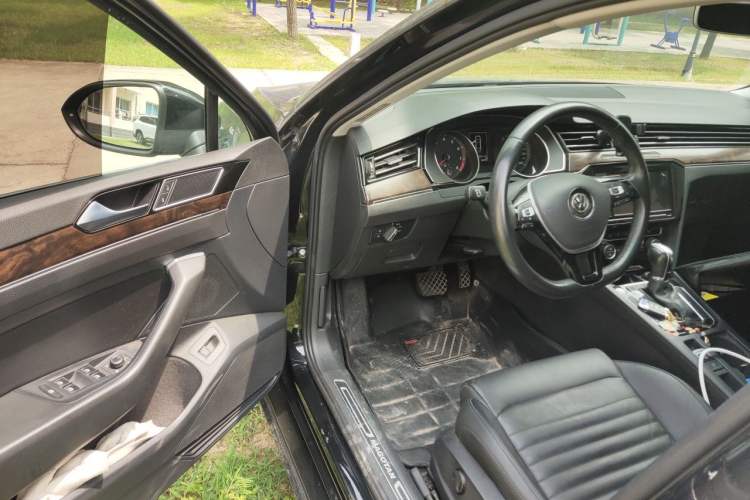 Used Volkswagen Magotan 2019 330TSI DSG Luxury Version China VI Standard Driver Seat