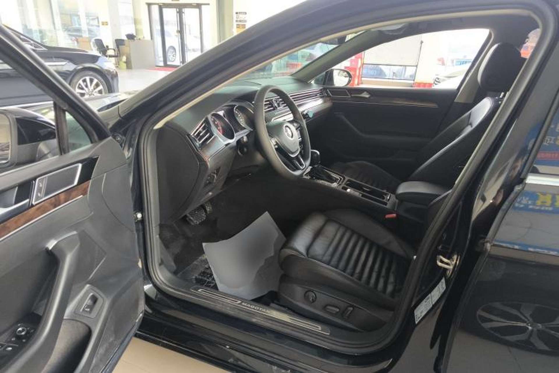 Used Volkswagen Magotan 2019 330TSI DSG Luxury Version China VI Standard Driver Seat