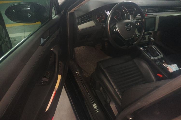 Used Volkswagen Magotan 2019 280TSI DSG Comfort Model China V Standard Driver Seat
