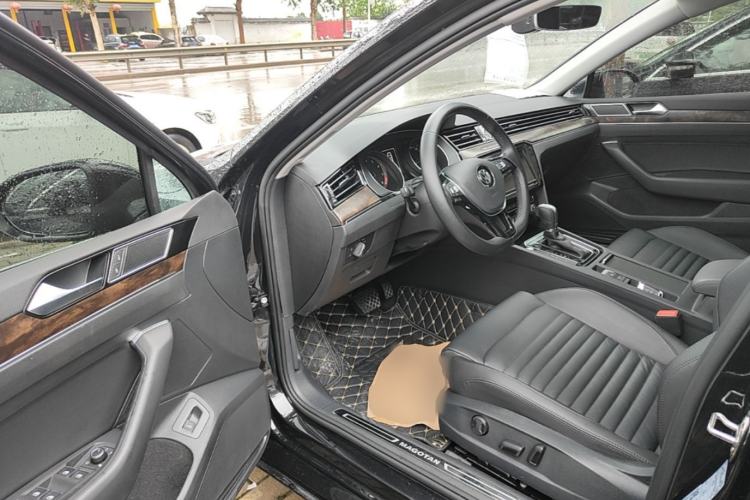 Used Volkswagen Magotan 2019 330TSI DSG Luxury Version China VI Standard Driver Seat