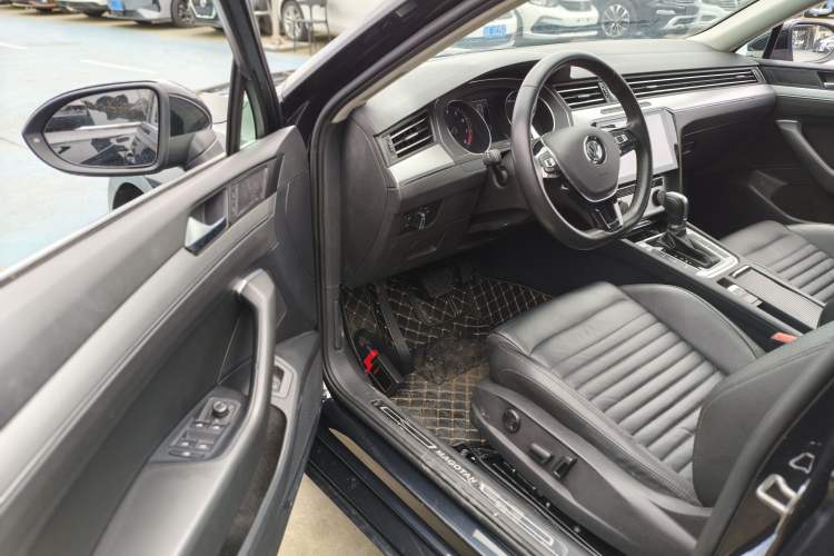 Used Volkswagen Magotan 2019 280TSI DSG Comfort Model China VI Standard Driver Seat
