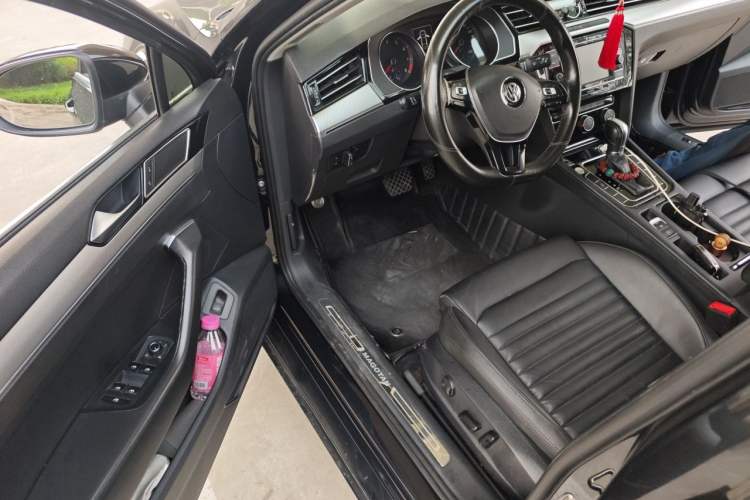 Used Volkswagen Magotan 2019 330TSI DSG Leading Model China VI Standard Driver Seat