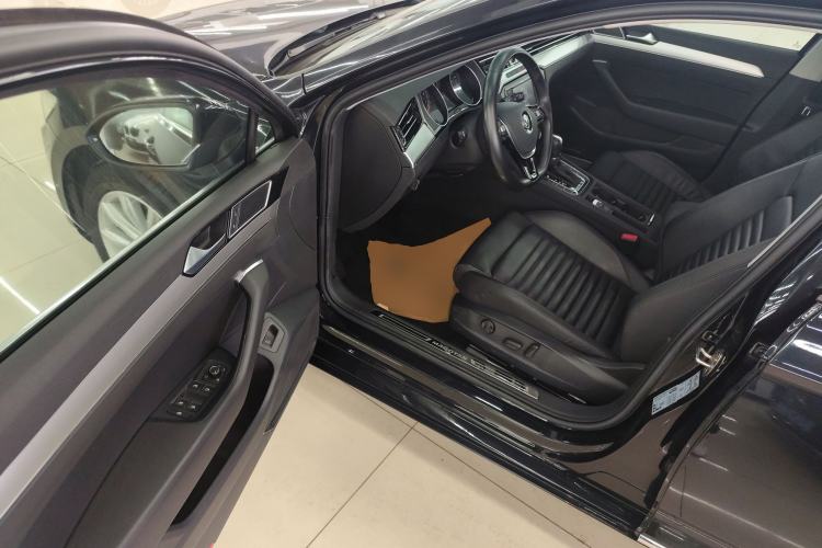 Used Volkswagen Magotan 2019 280TSI DSG Leading Model China VI Standard Driver Seat