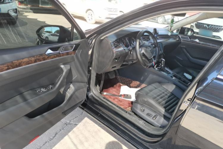 Used Volkswagen Magotan 2019 330TSI DSG Luxury Model China V Standard Driver Seat