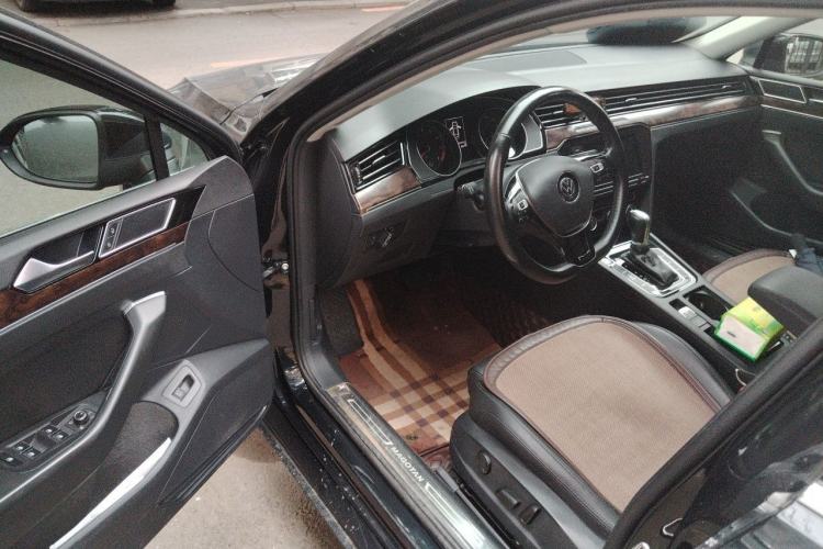 Used Volkswagen Magotan 2019 330TSI DSG Luxury Version China VI Standard Driver Seat