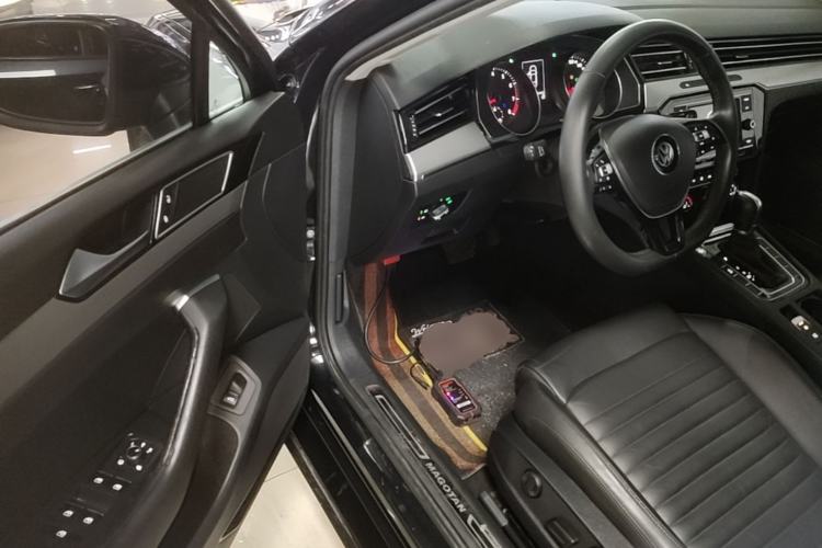 Used Volkswagen Magotan 2019 330TSI DSG Leading Edition China V Standard Driver Seat