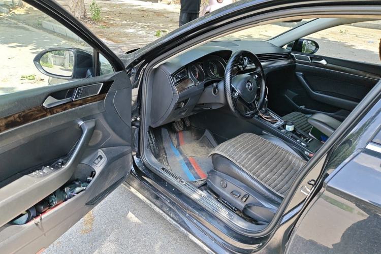 Used Volkswagen Magotan 2019 330TSI DSG Luxury Version China VI Standard Driver Seat