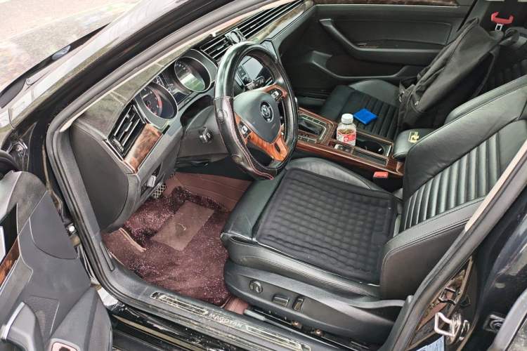 Used Volkswagen Magotan 2019 330TSI DSG Luxury Model China V Standard Driver Seat